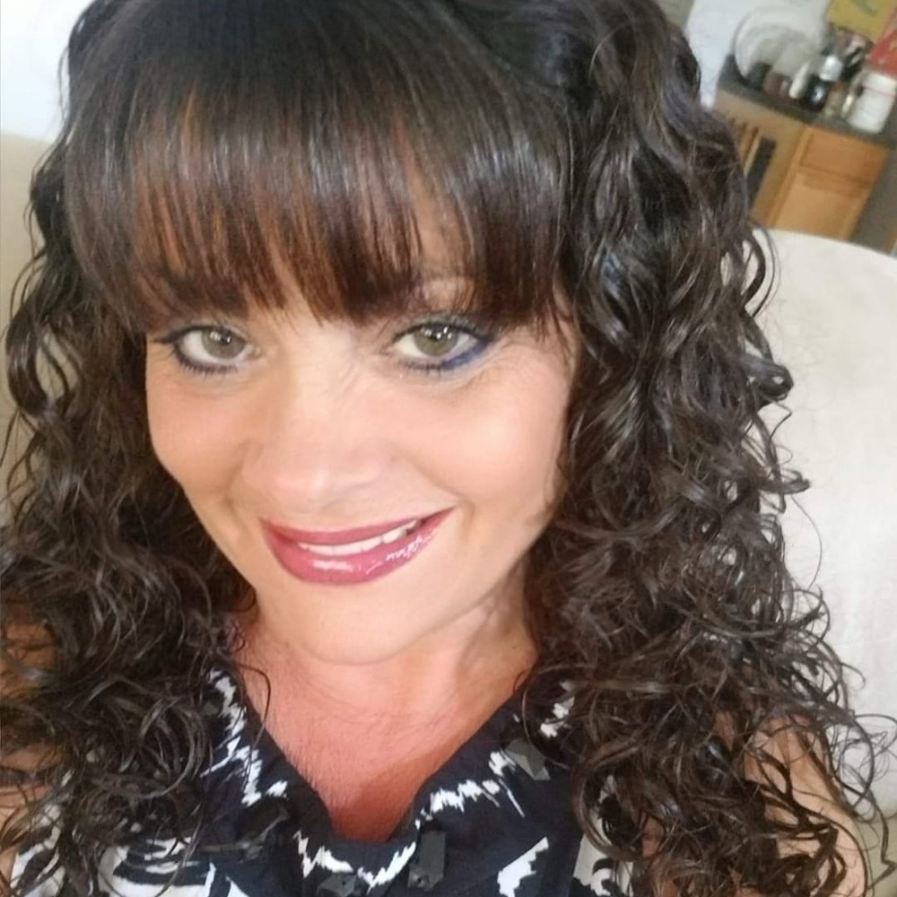 Meet your Posher, Cynthia